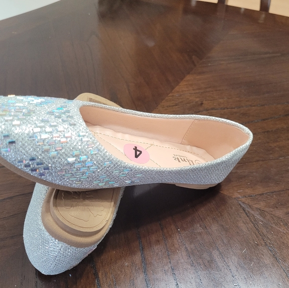 Link Comfort Flat Sparkly Studded Ballet Shoes for Girls. Size 4 and 3 - Picture 8 of 8